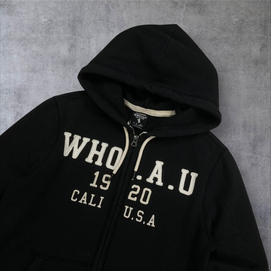 후아유 블랙 컬러 스펠아웃 빅로고 후드 집업 상품이미지2