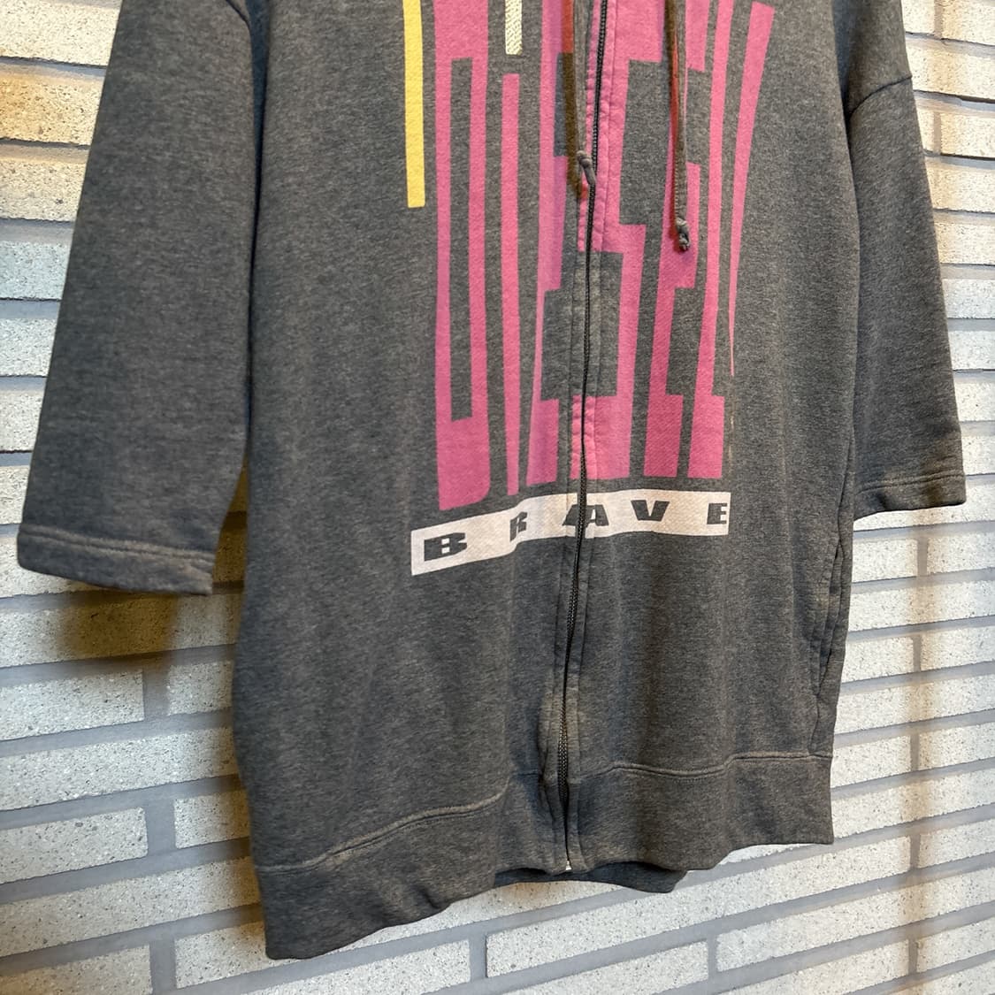 디젤 Y2K 롱바디 후드집업 브레이브 그래픽 디테일 그레이 상품이미지5