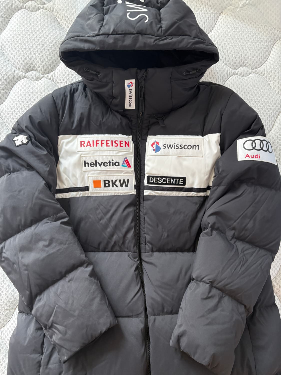 데상트 아우디 롱패딩 XL 상품이미지1