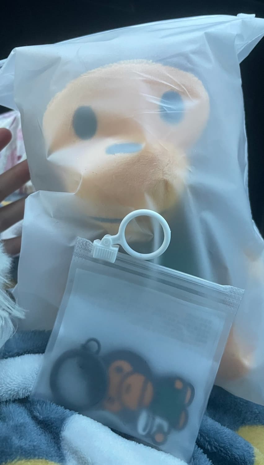 스타벅스x베이프 베이비마일로 키링 상품이미지1