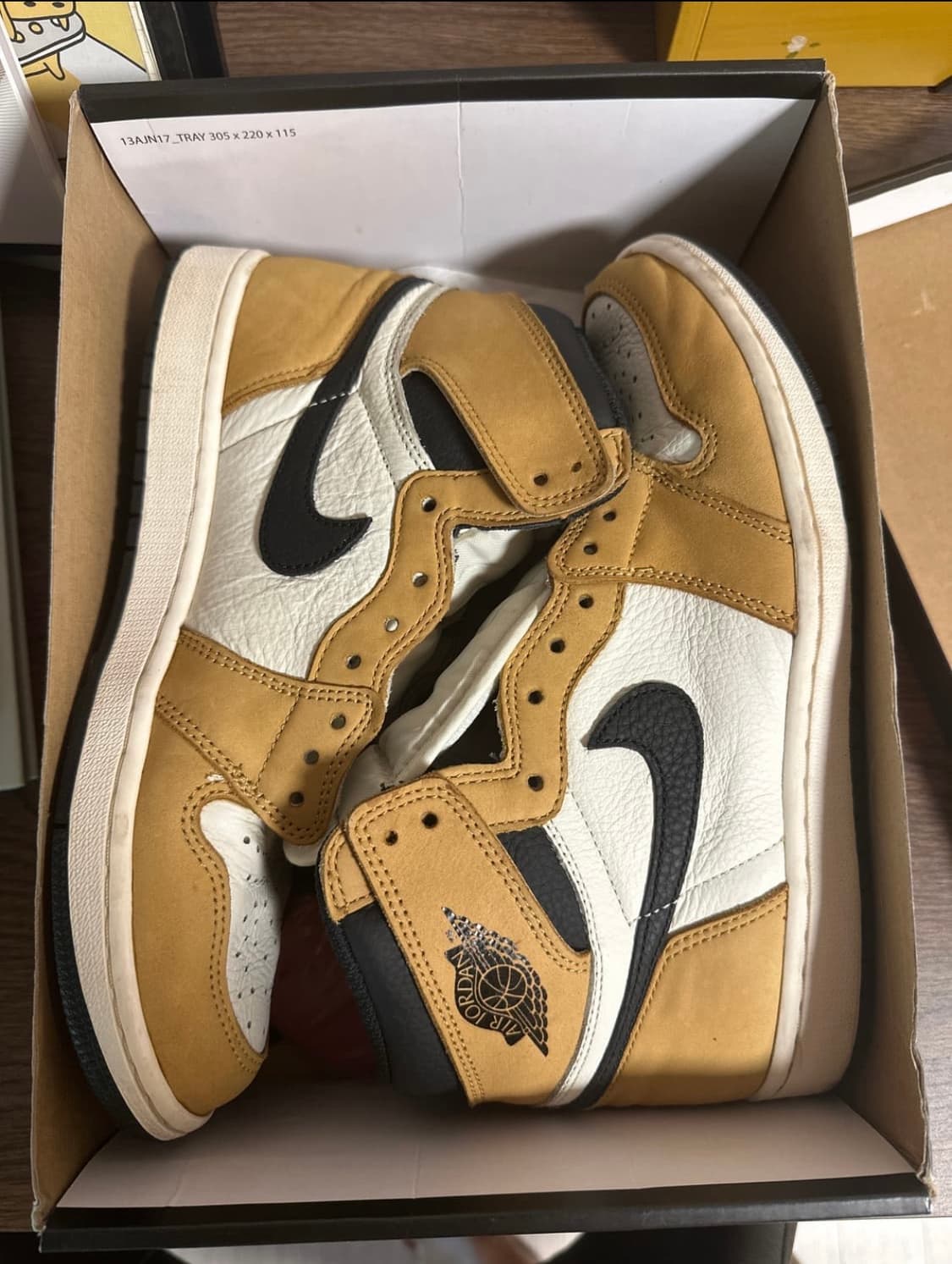 (270) 조던 1 레트로 하이 루키오브더이어 상품이미지2