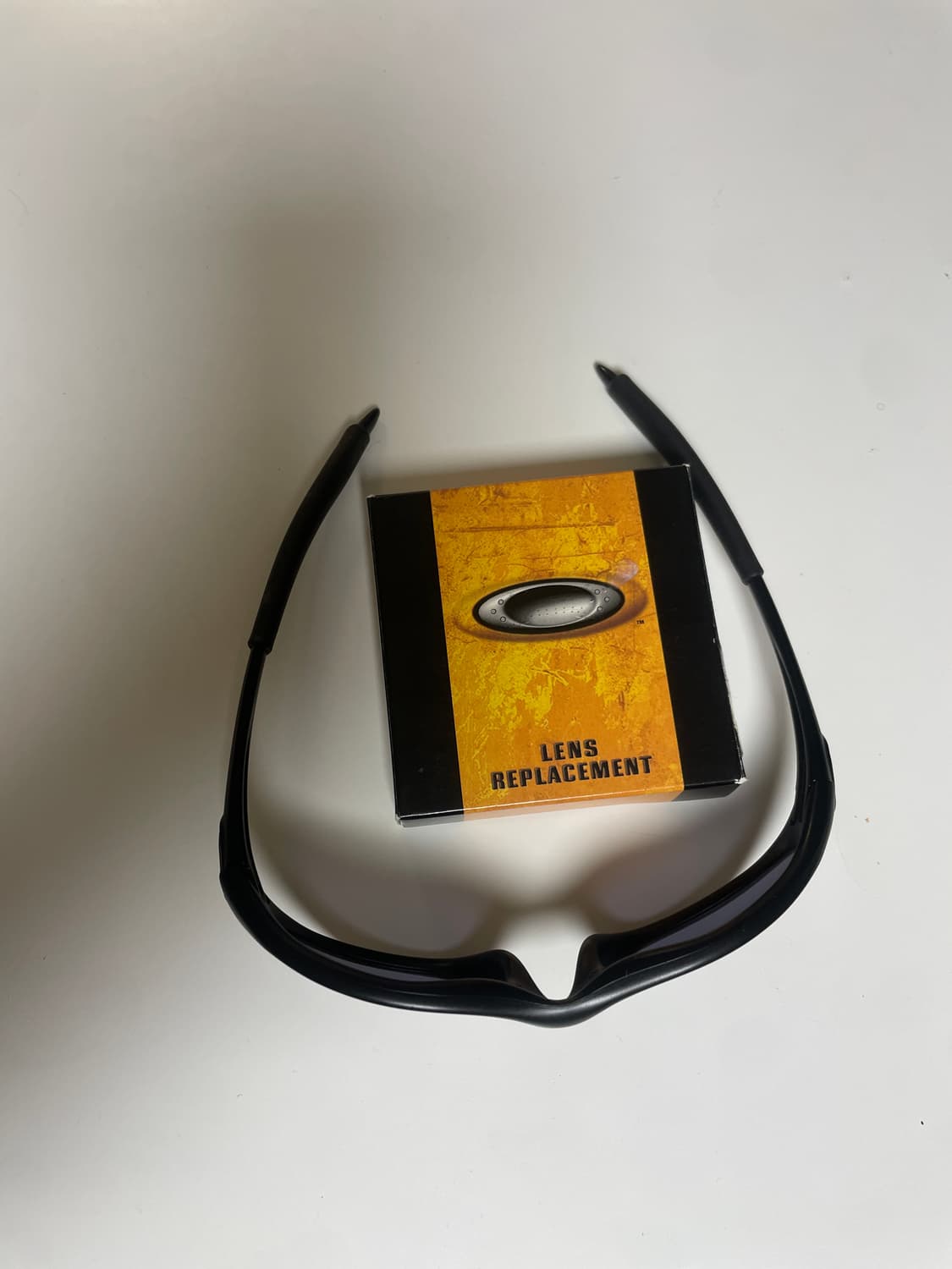 오클리 미뉴트 매트블랙 선글라스 상품이미지2