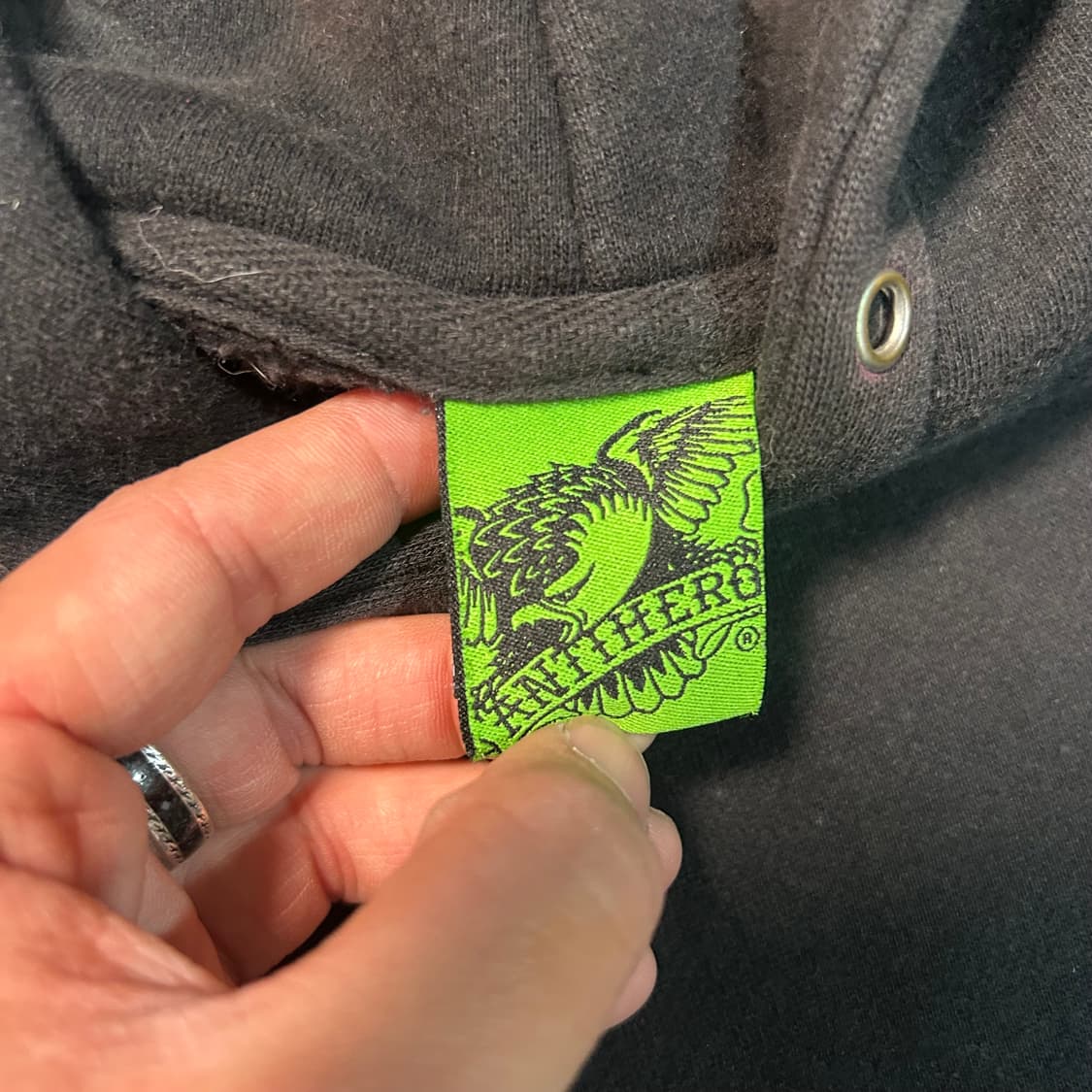 [L] 안티히어로 트레셔 로고 패러디 후드 상품이미지4