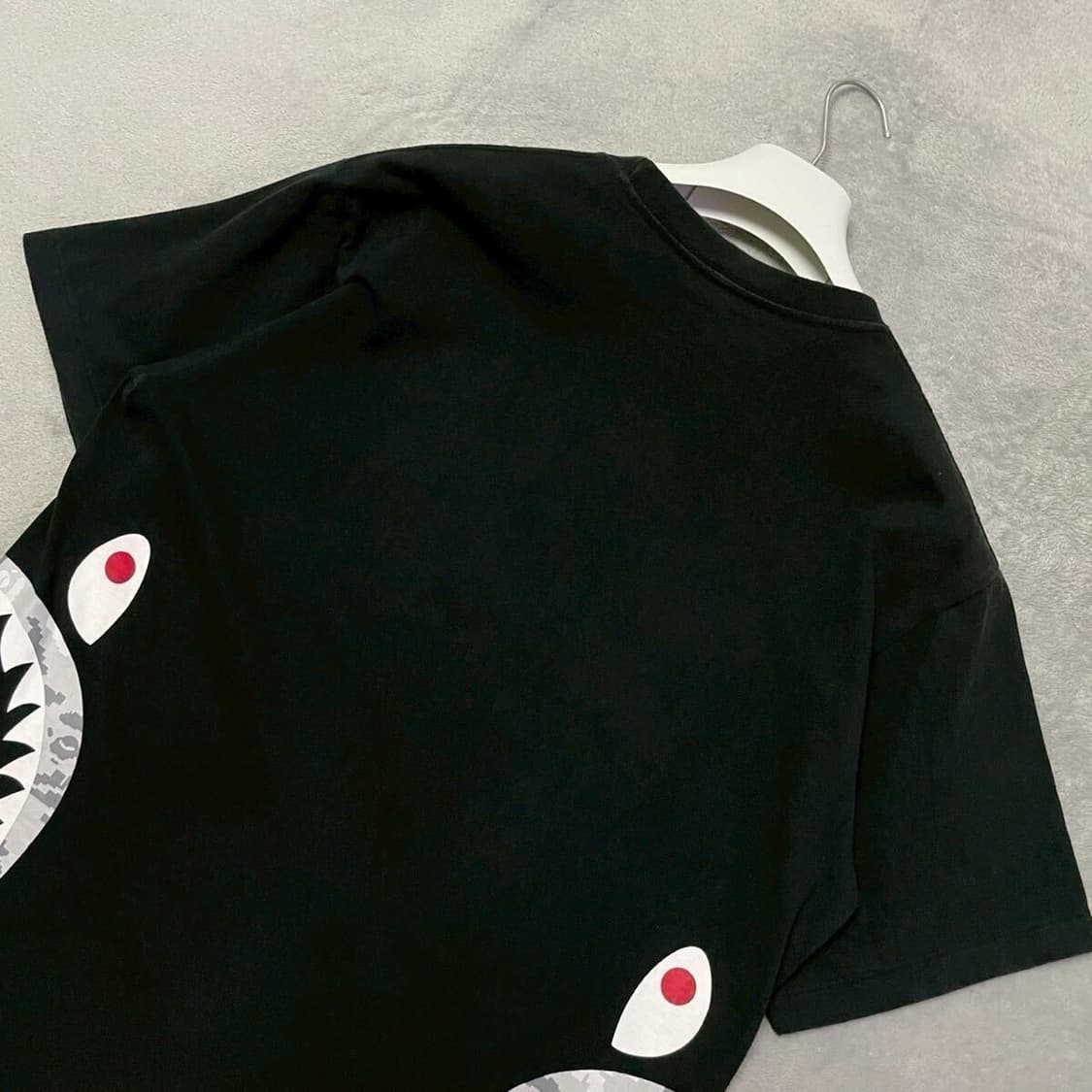 [L] BAPE 베이프 사이드 샤크 반팔 블랙 상품이미지5