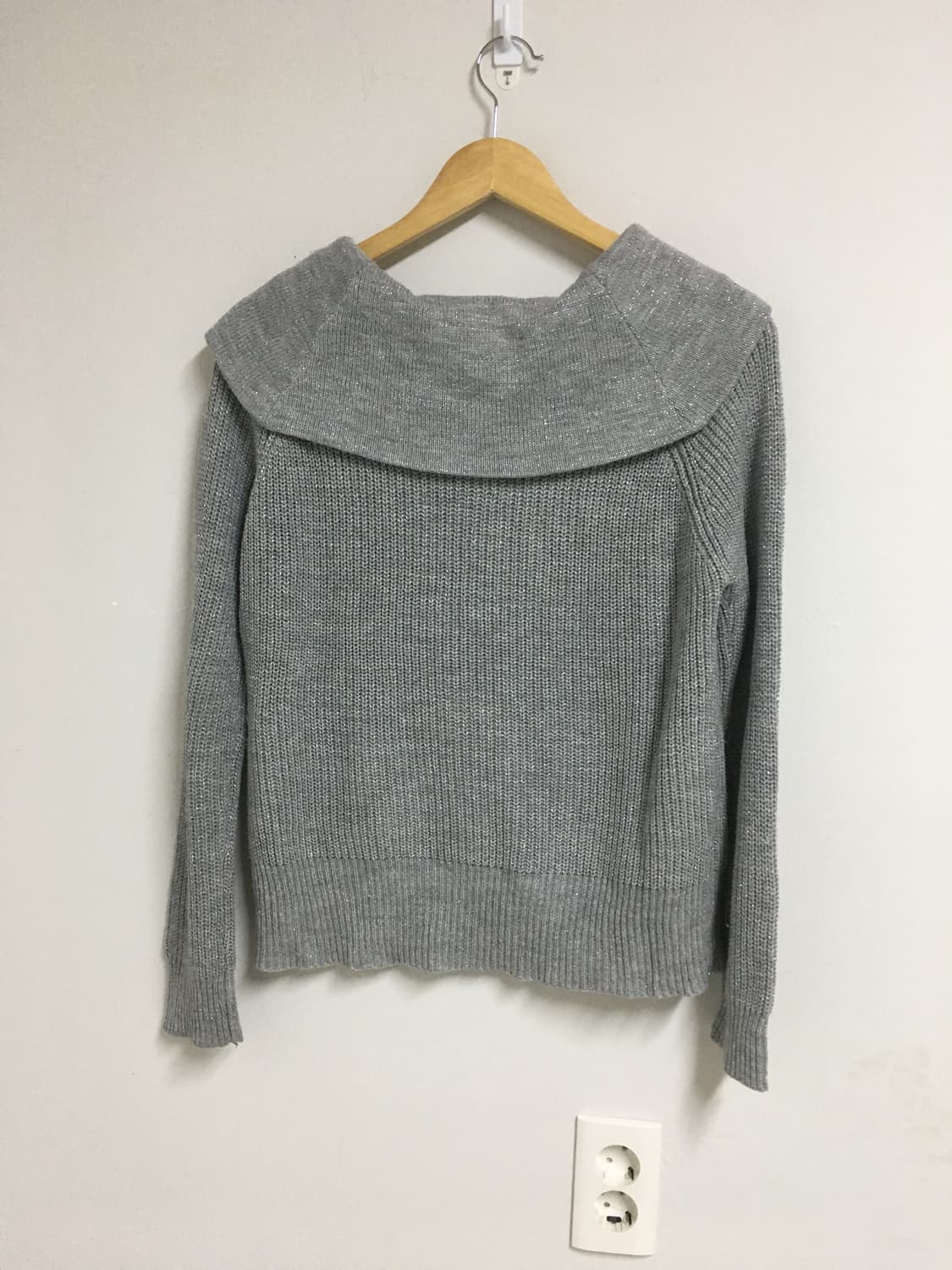 리본 오프숄더 보트넥 니트 상품이미지8