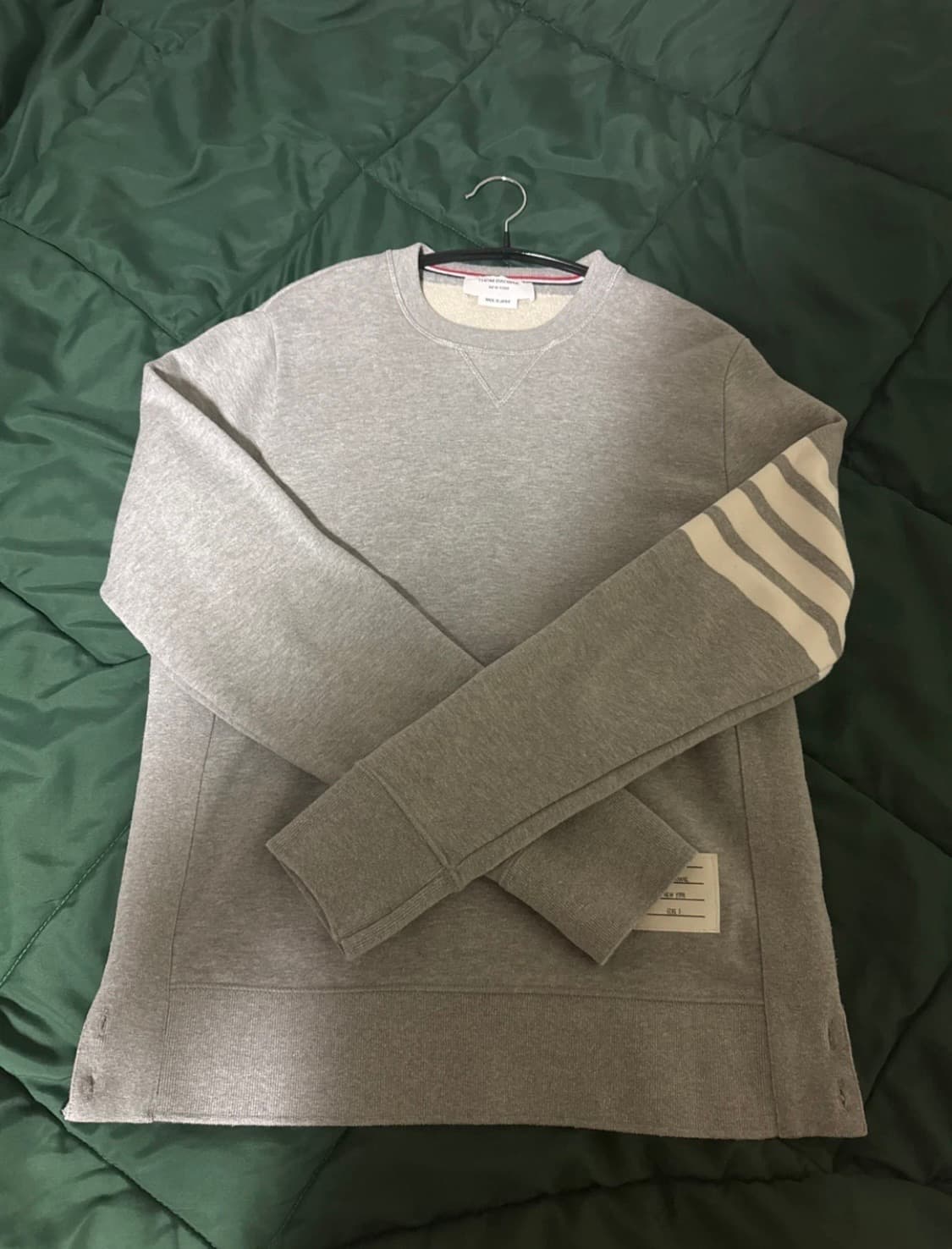 톰브라운 사선 맨투맨 상태 S 상품이미지1