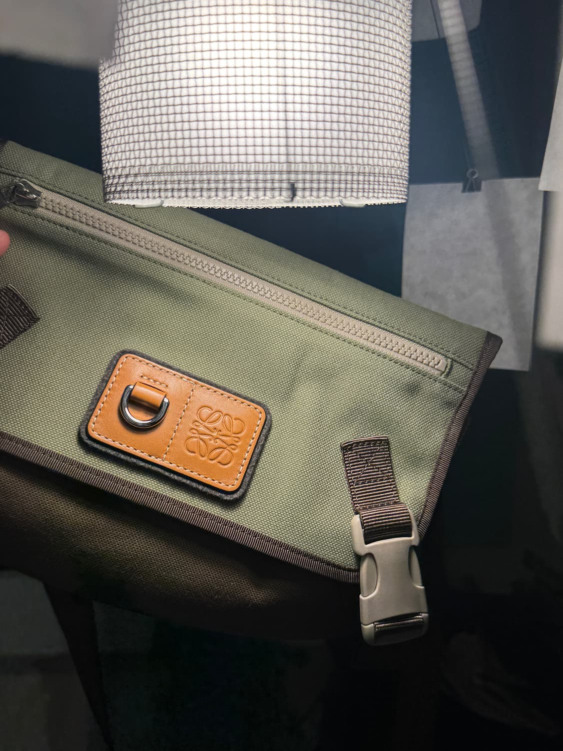 로에베 로고 미니 크로스백 미니백 상품이미지9