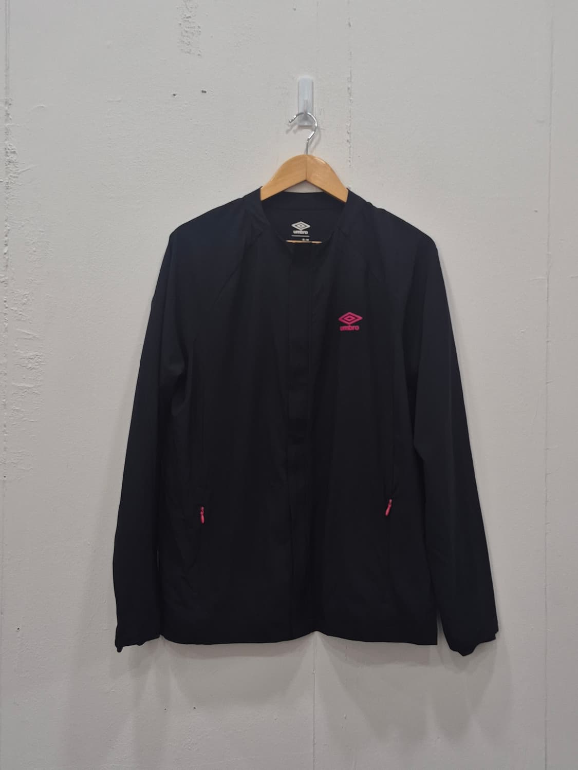 엄브로 경량 바람막이 집업 트랙 자켓 남성 105사이즈 상품이미지1