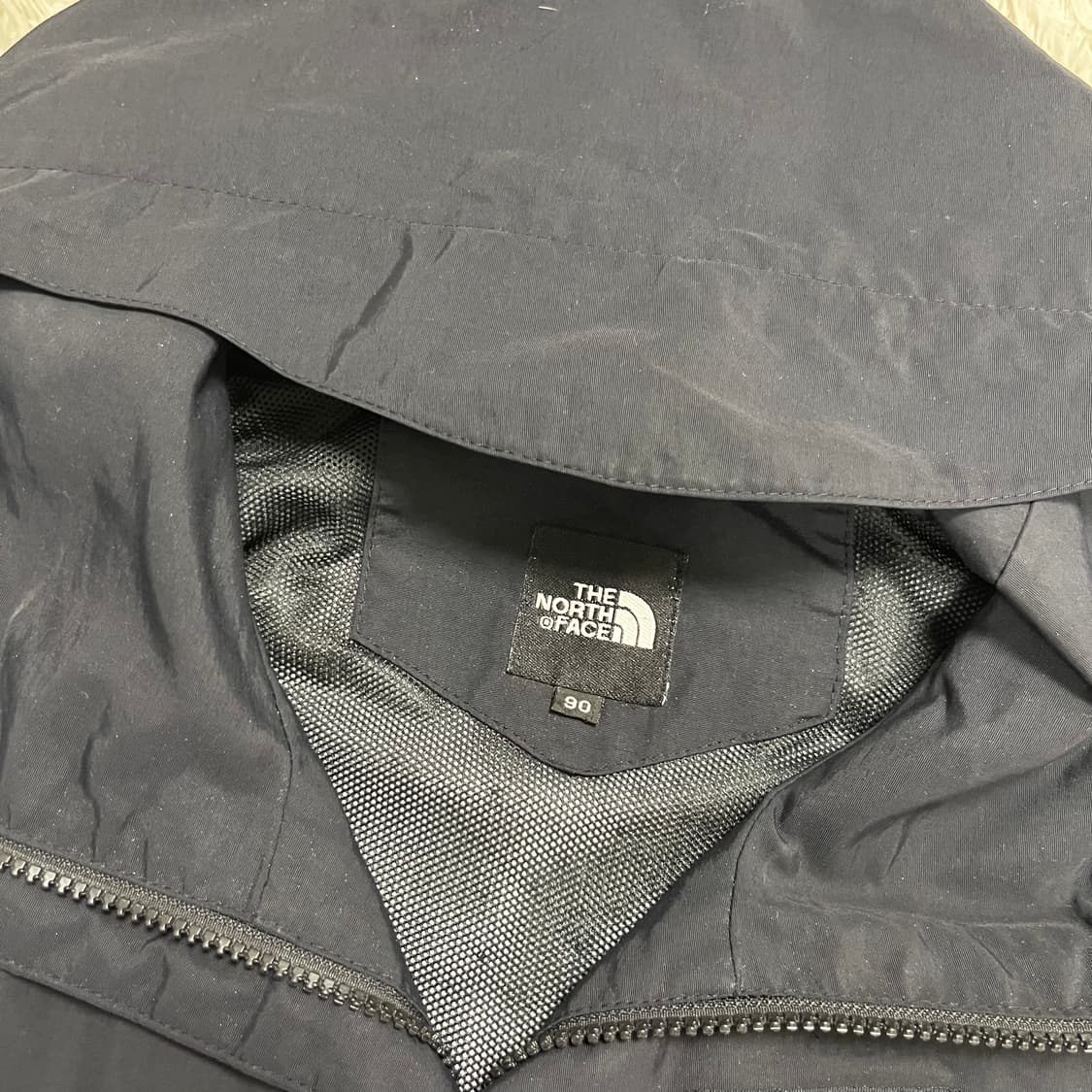The North Face black windbreaker 상품이미지6