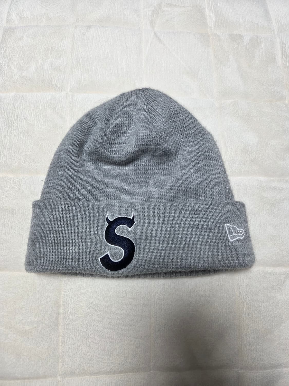 슈프림 뉴에라 S로고 비니 헤더 그레이 상품이미지1