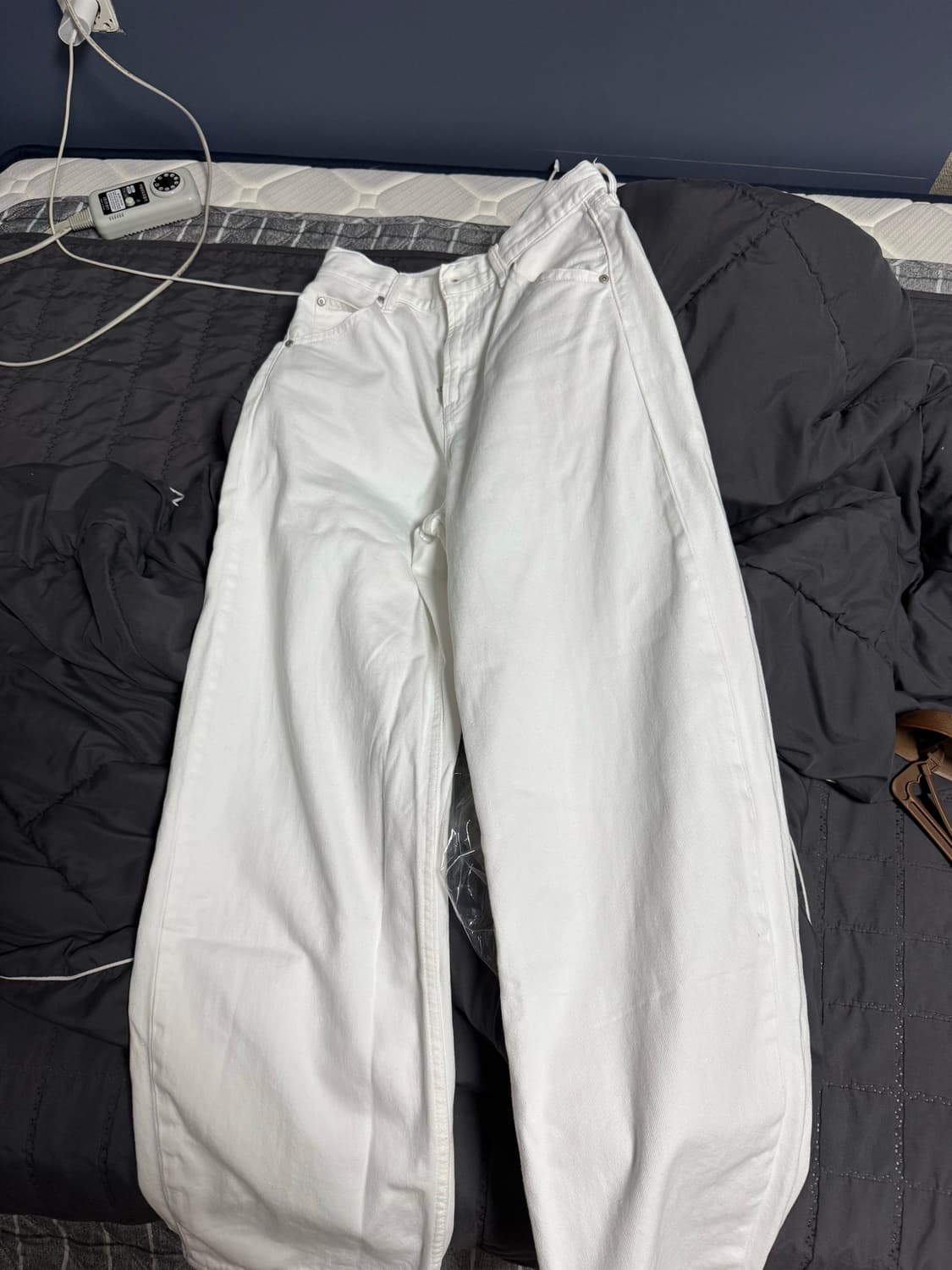 유니클로 배기커브진 화이트 23 상품이미지1