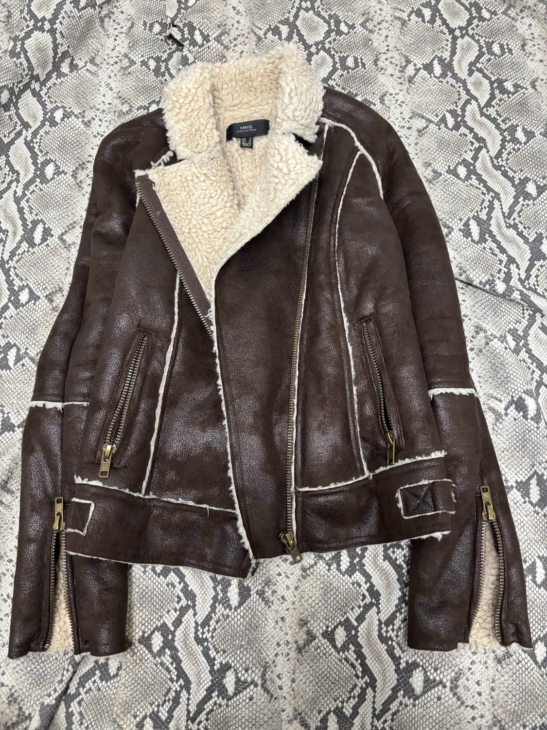 [MNG] Brown Fleece Detail Rider Jacket 상품이미지1