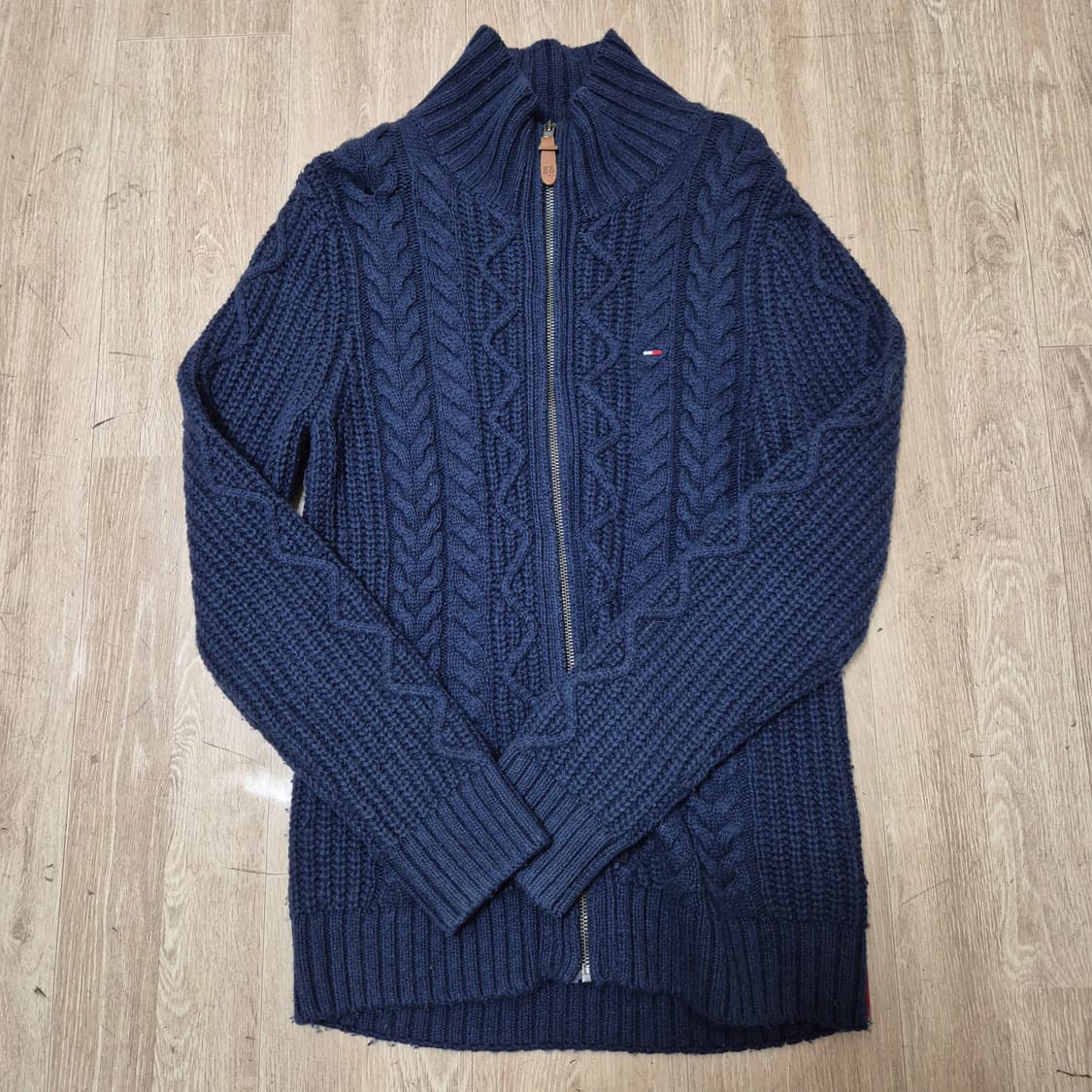 타미힐피거 데님 여성 꽈배기 니트집업 상품이미지1