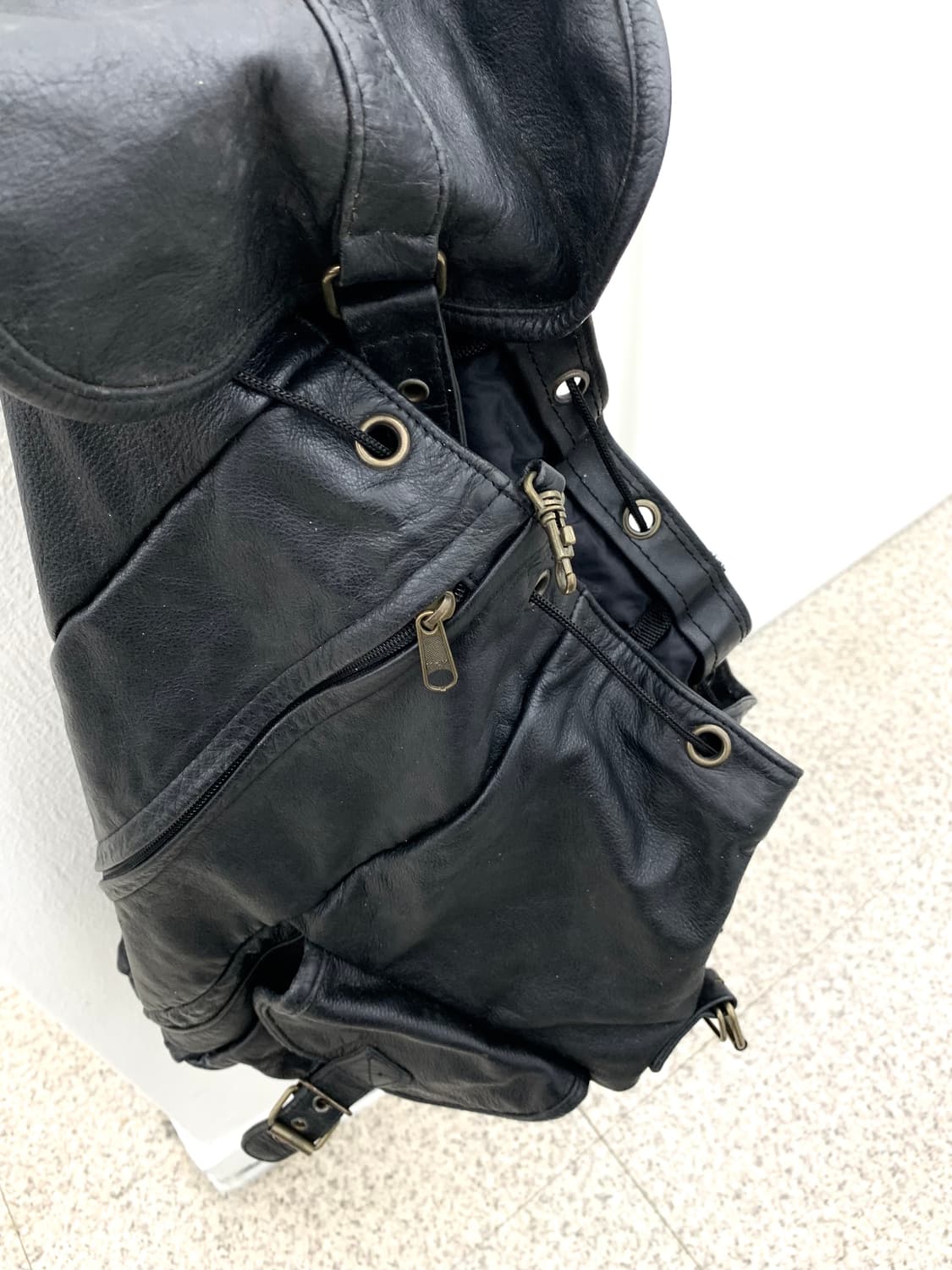 Black leather cargo pocket back pack   상품이미지6