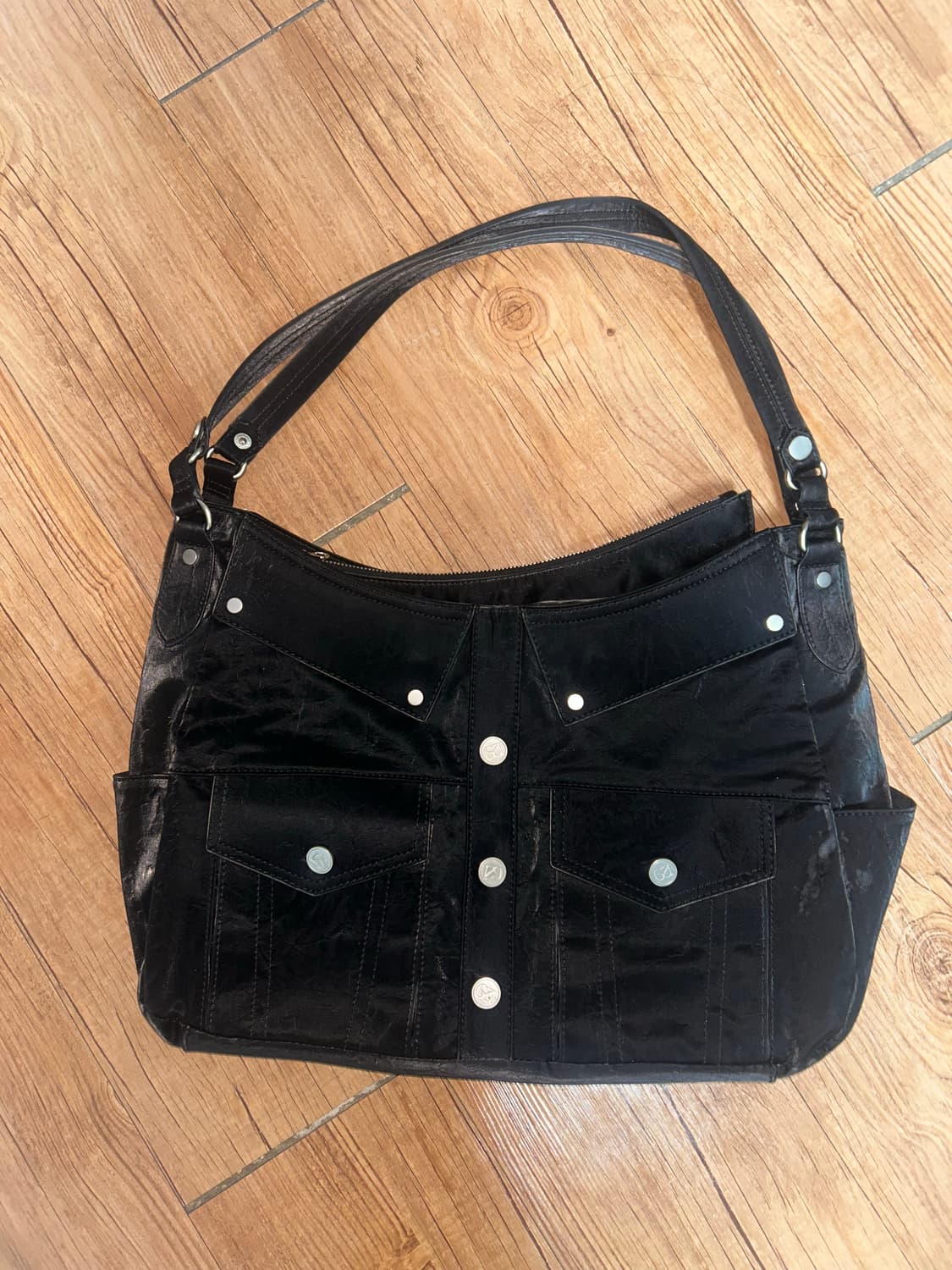 무신사 일리고 트러커 토트백 블랙 상품이미지2