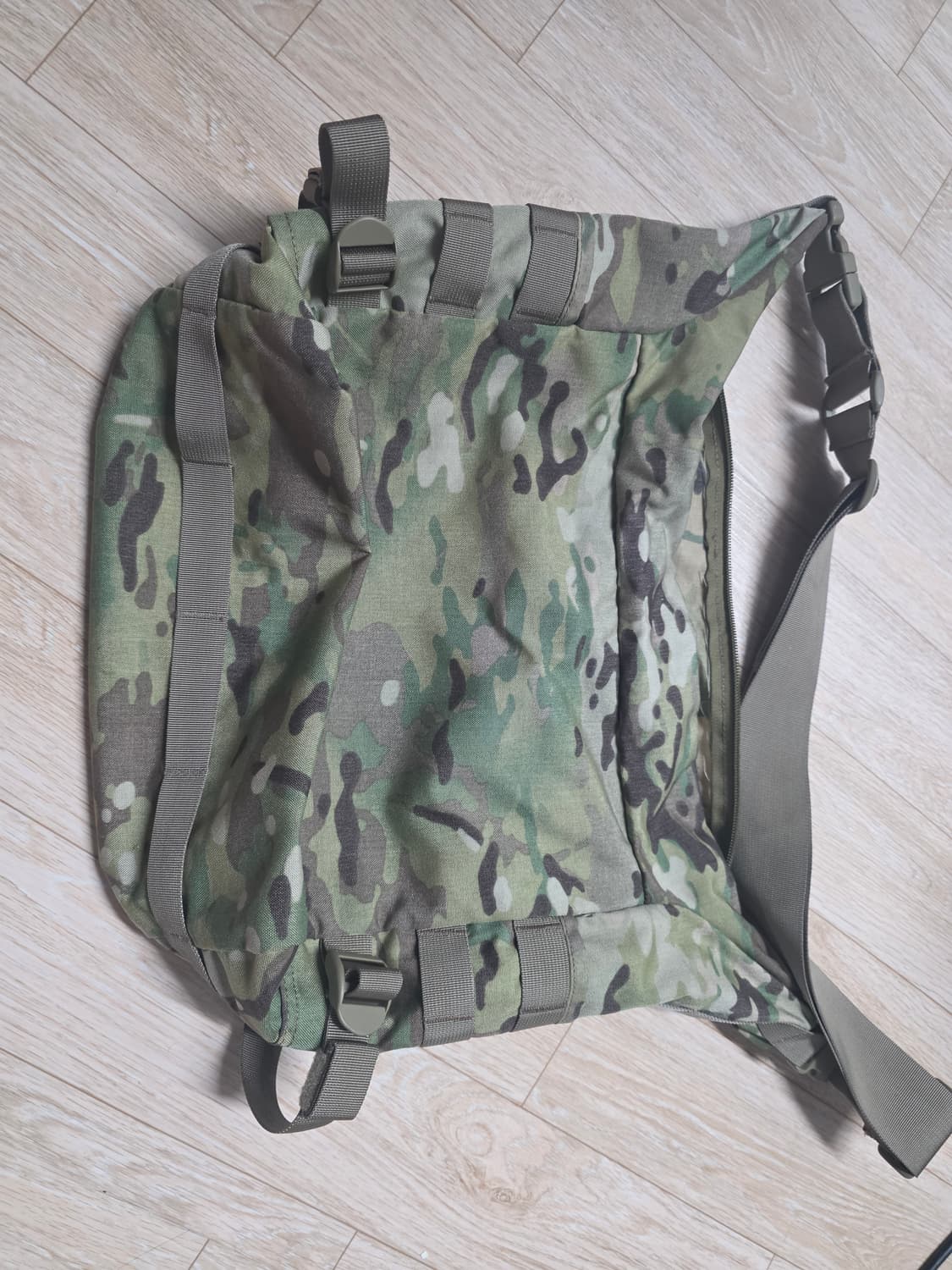 헬리콘텍스 부시크래프트 사첼 백 (멀티캠) 상품이미지3