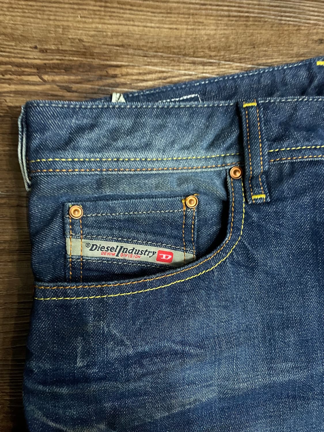 디젤 ZATINY 오일워싱 부츠컷 플레어진 데님 팬츠 상품이미지3