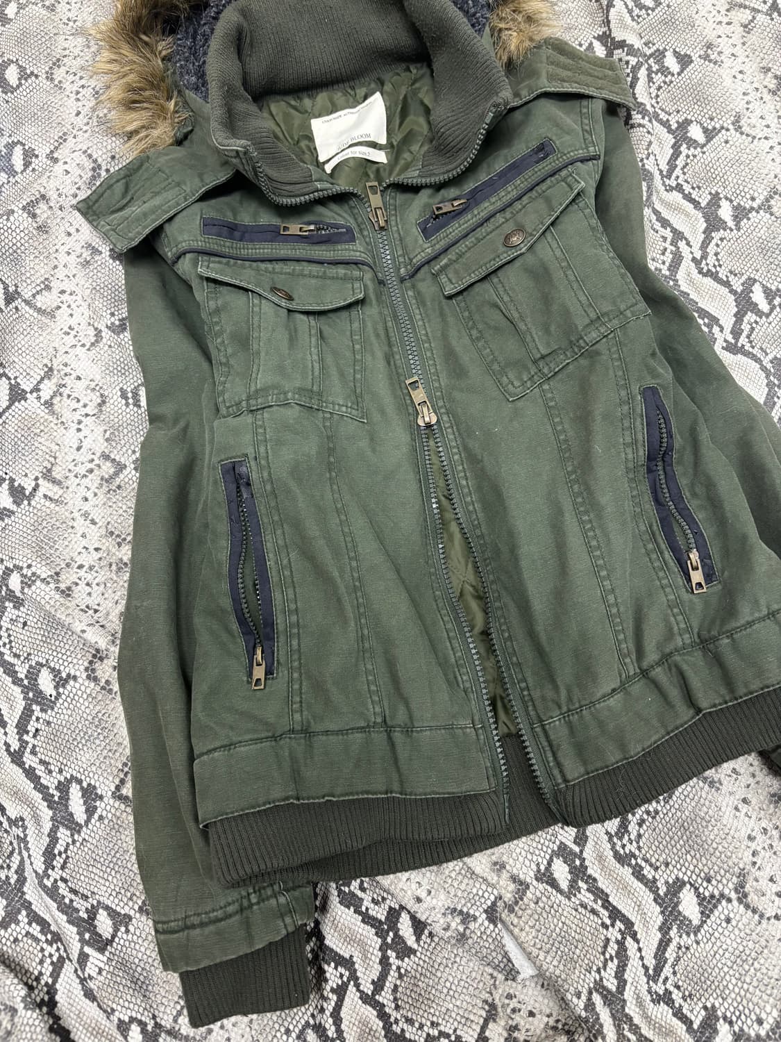 [JUDE BLOOM]Grunge Gimmick Fur Jacket 상품이미지6