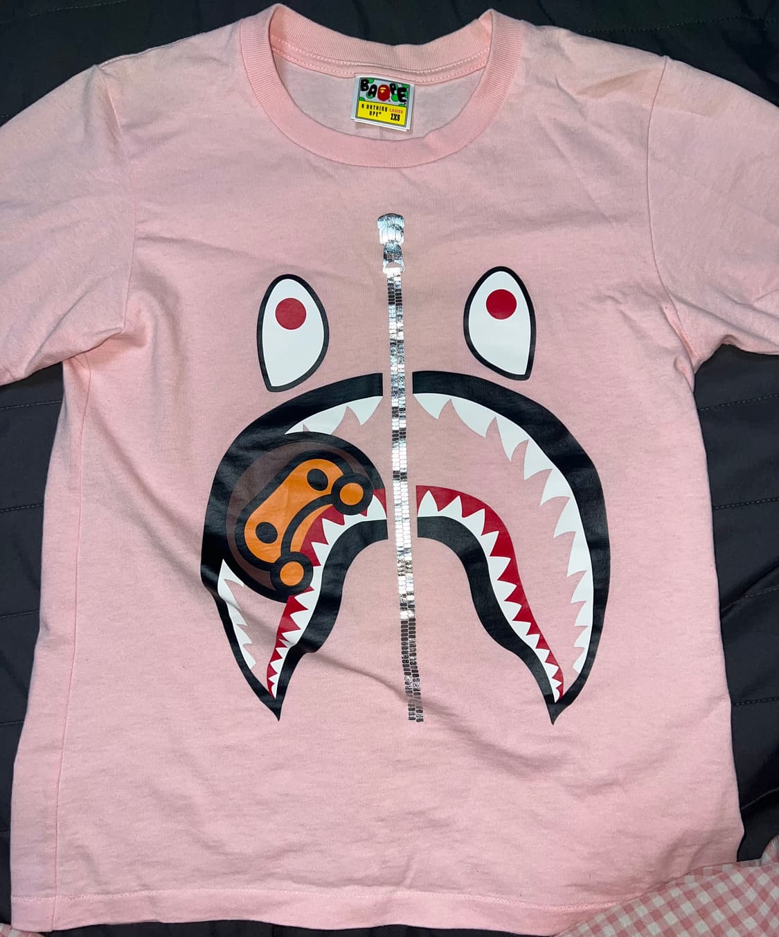 베이프 여성 딸기우유색 반팔티 상품이미지2