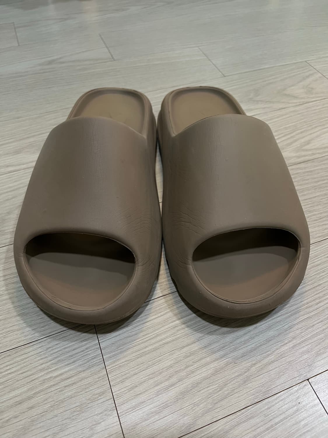 아디다스 이지 슬라이드 코어 상품이미지2