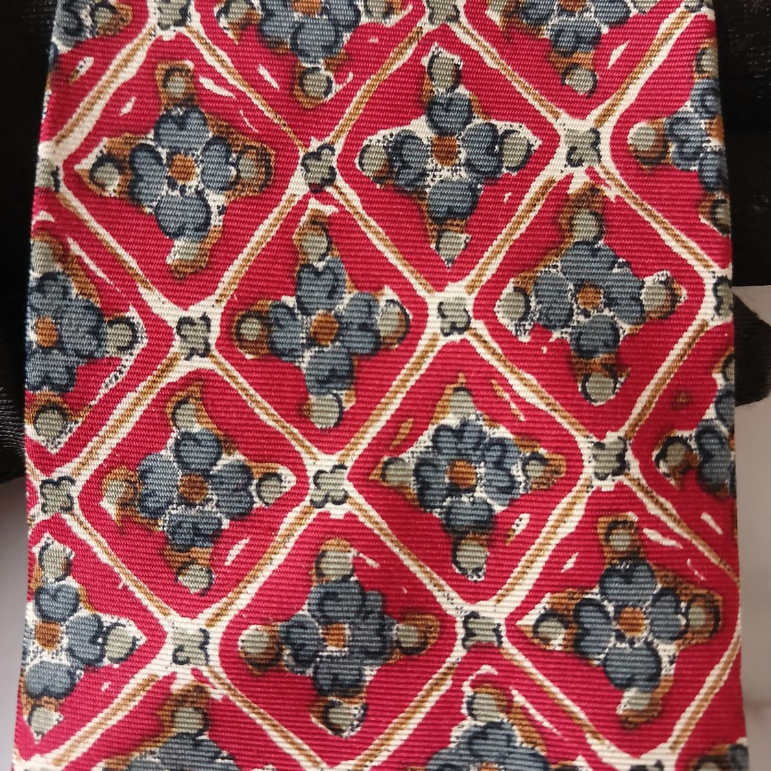 갭 실크 레드 기하 패턴 넥타이 9cm A등급 A19250
 상품이미지7