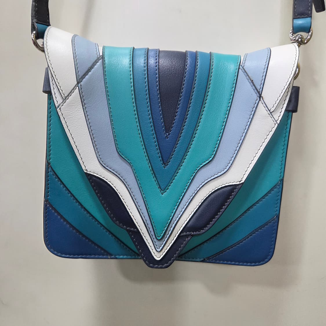 엘레나 기셀리니 크로스백 상품이미지3