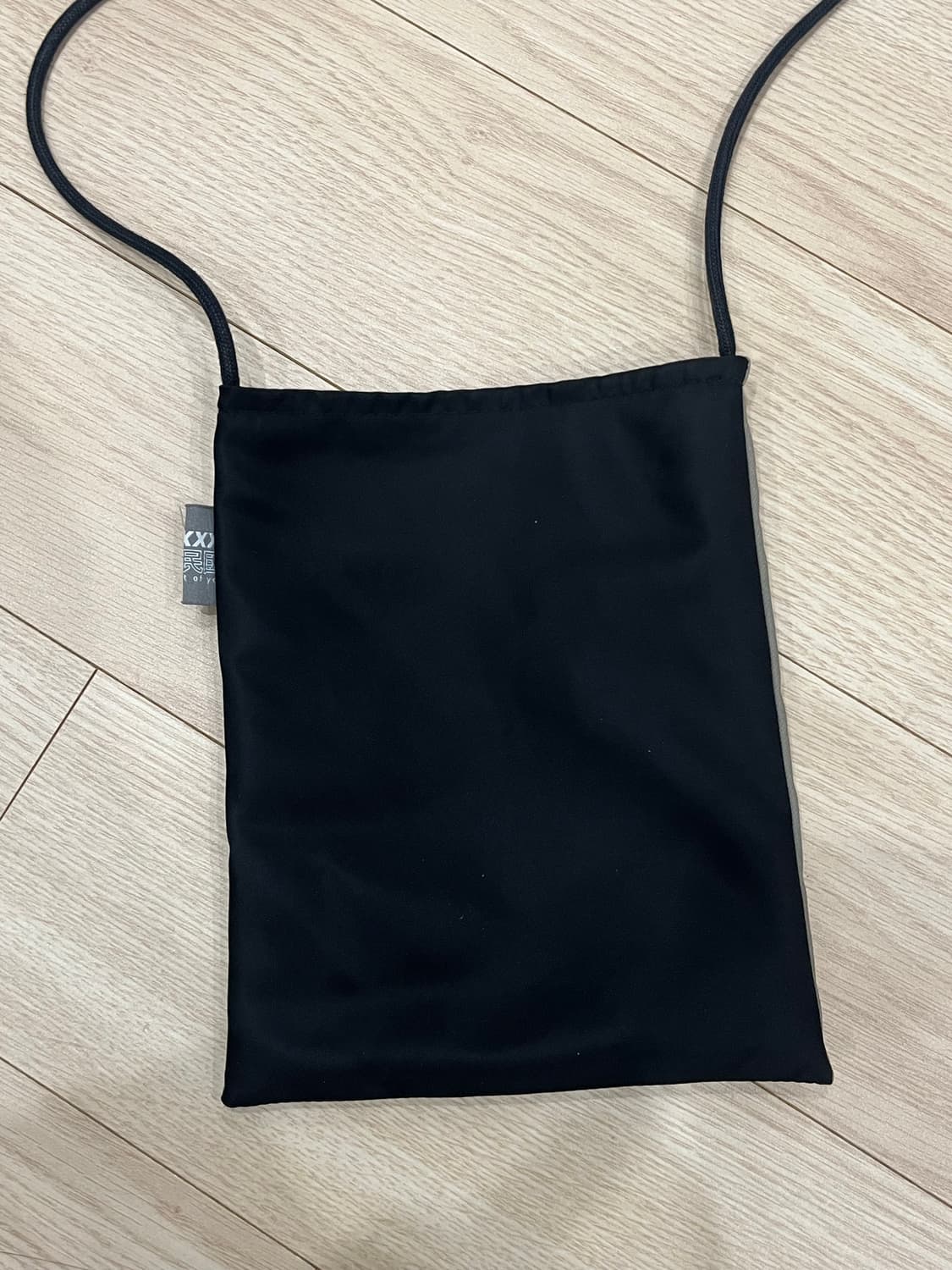 지초이 크로스백  상품이미지3