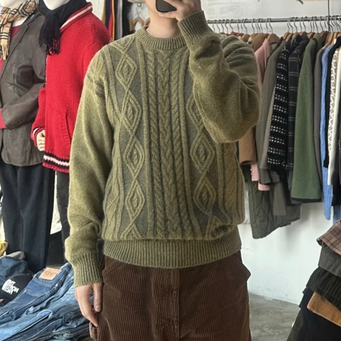 (착용컷) WORK WEAR 케이블 니트 (남성용 103) 상품이미지6