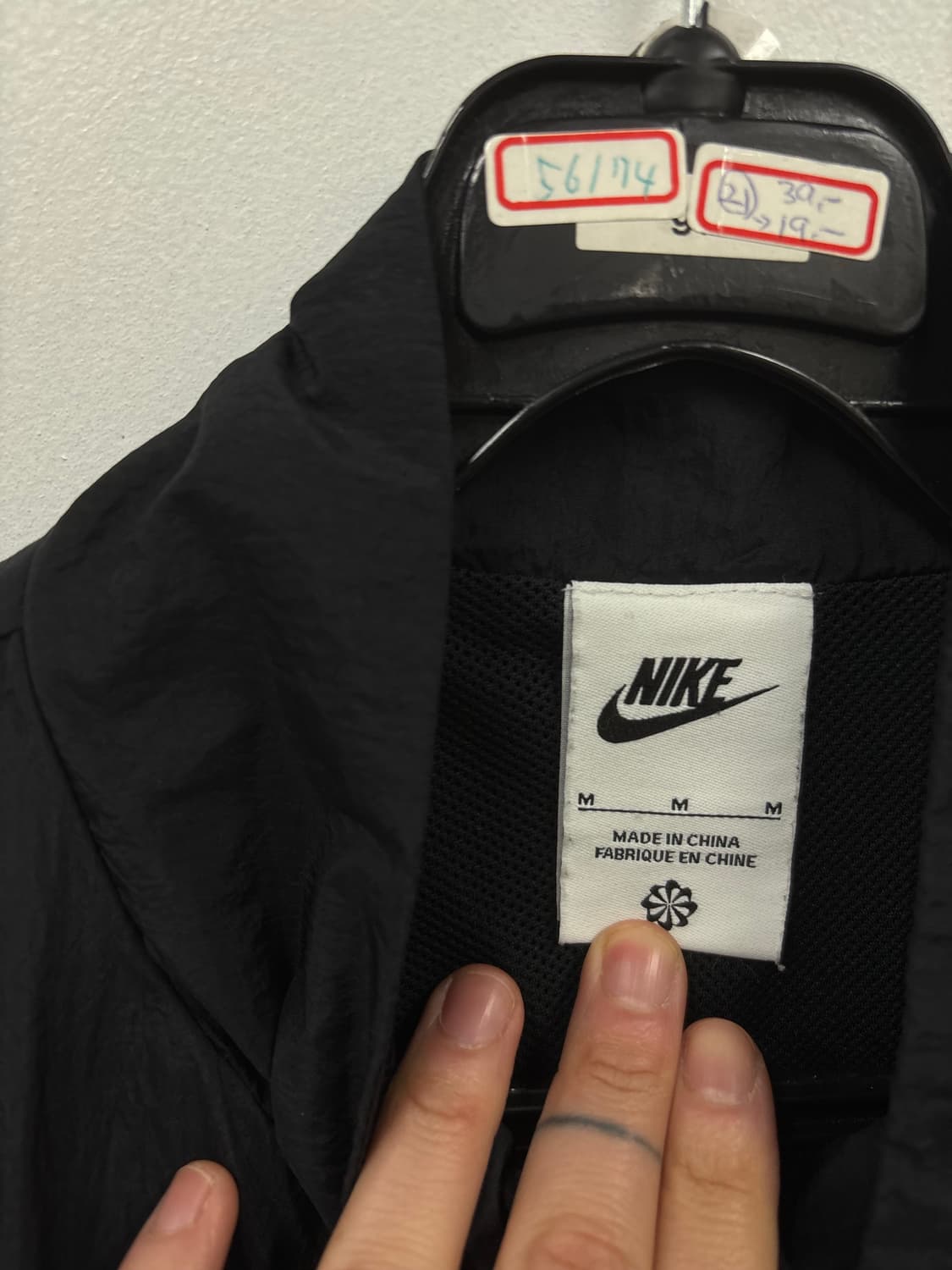 나이키 빅로고 우먼 오버핏 바람막이 상품이미지4