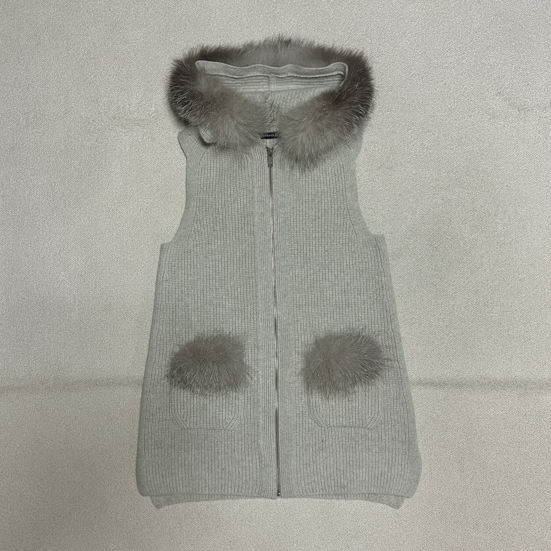 빈폴 레이디스 캐시미어 블렌드 퍼 트리밍 집업 베스트 상품이미지1