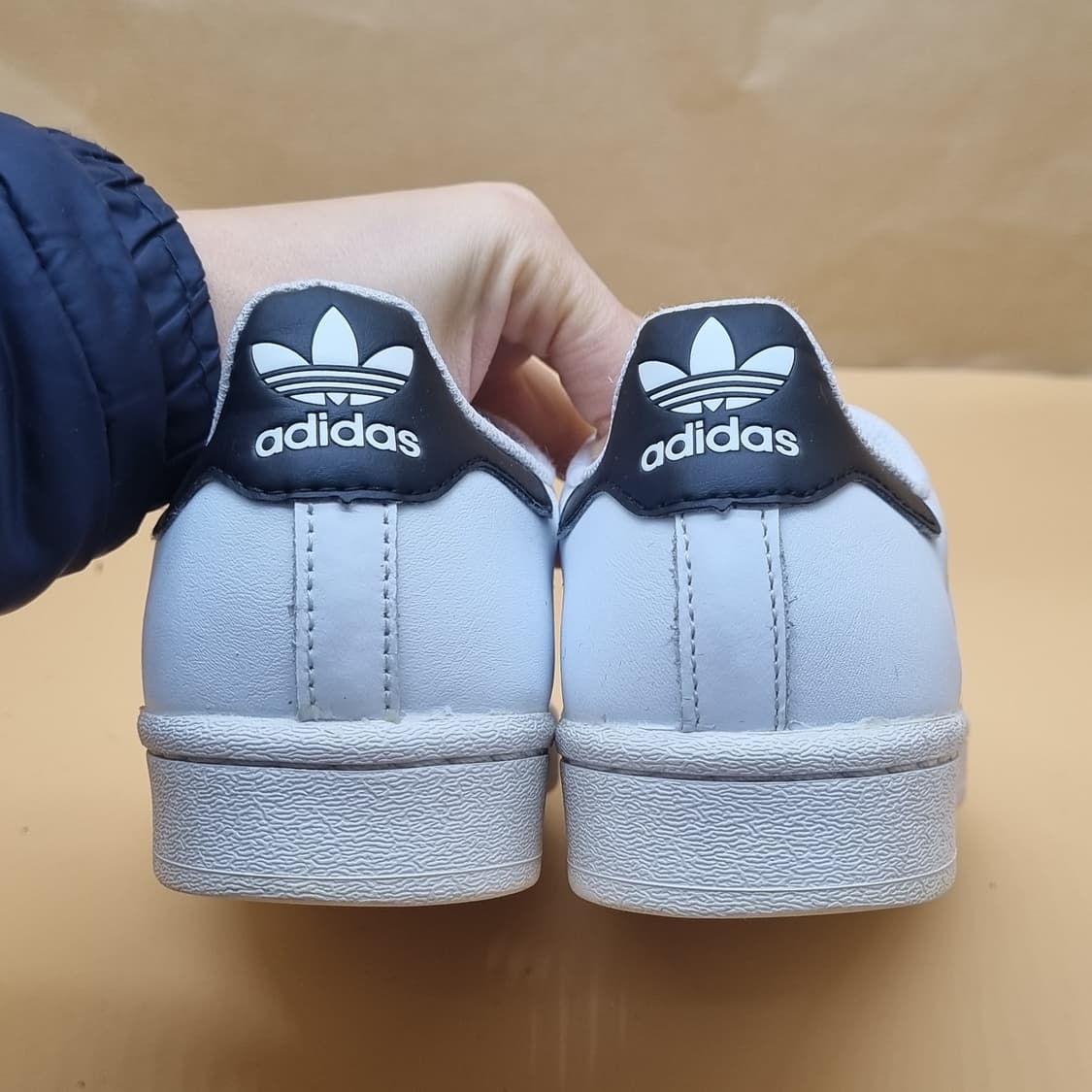 아디다스 슈퍼스타 흰검 스니커즈 220 상품이미지4