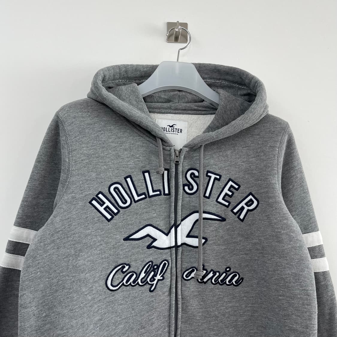 홀리스터 자수로고 그레이 후드집업 상품이미지4