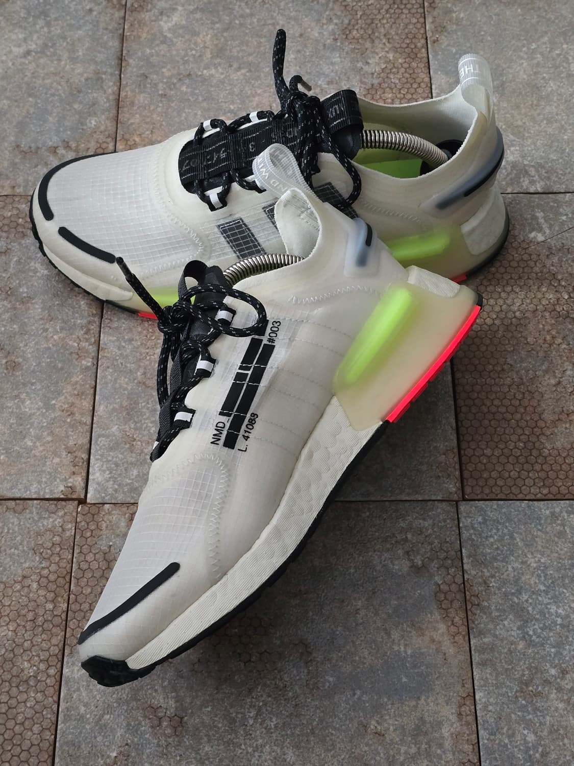 (250)아디다스 nmd v3 크리스탈 화이트 상품이미지5