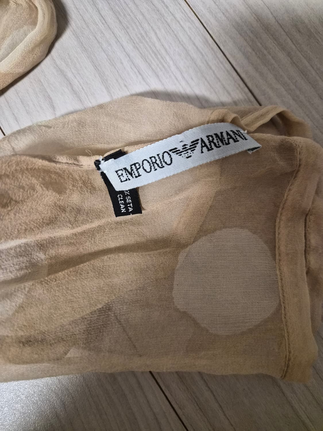 엠포리오 아르마니 실크 혼방 도트 스카프 (베이지) 상품이미지2