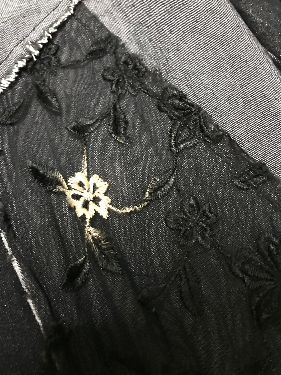 Winkwink Patchwork Low-Rise Flare Jeans 상품이미지3