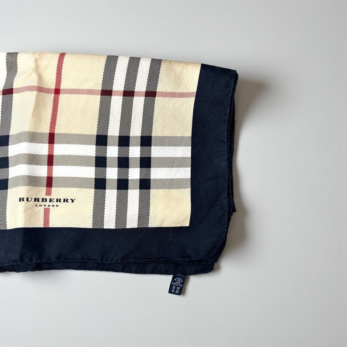 버버리 노바체크 실크 스카프 상품이미지5
