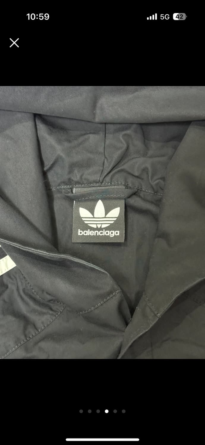 발렌시아가 X 아디다스 콜라보 셔츠 상품이미지4