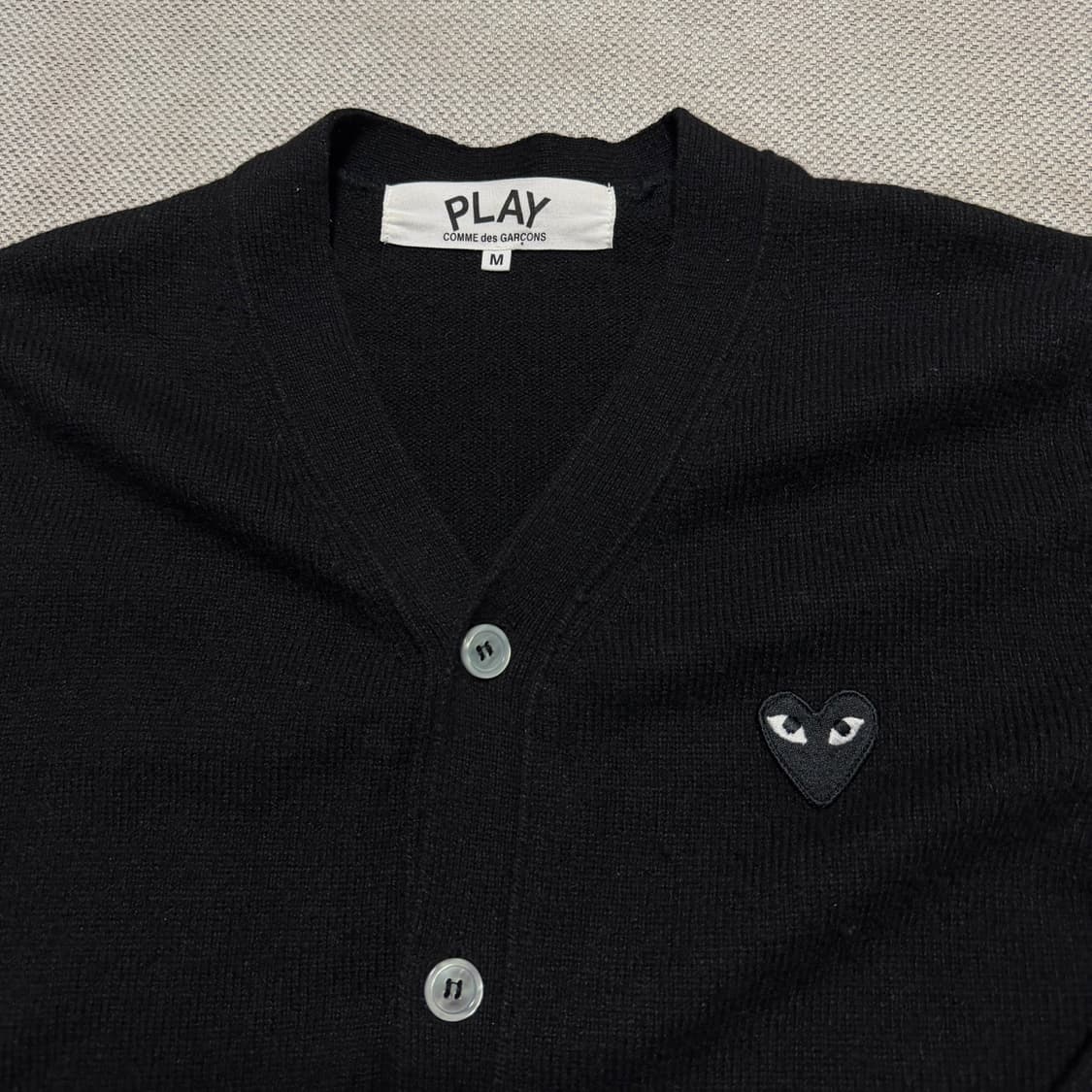 꼼데가르송 블랙 와펜 가디건 상품이미지2