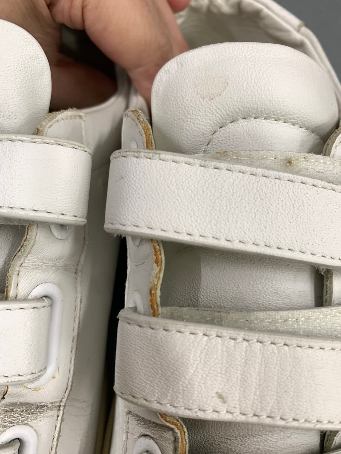 생로랑 레더 벨크로 스니커즈 화이트 42(270) 상품이미지9