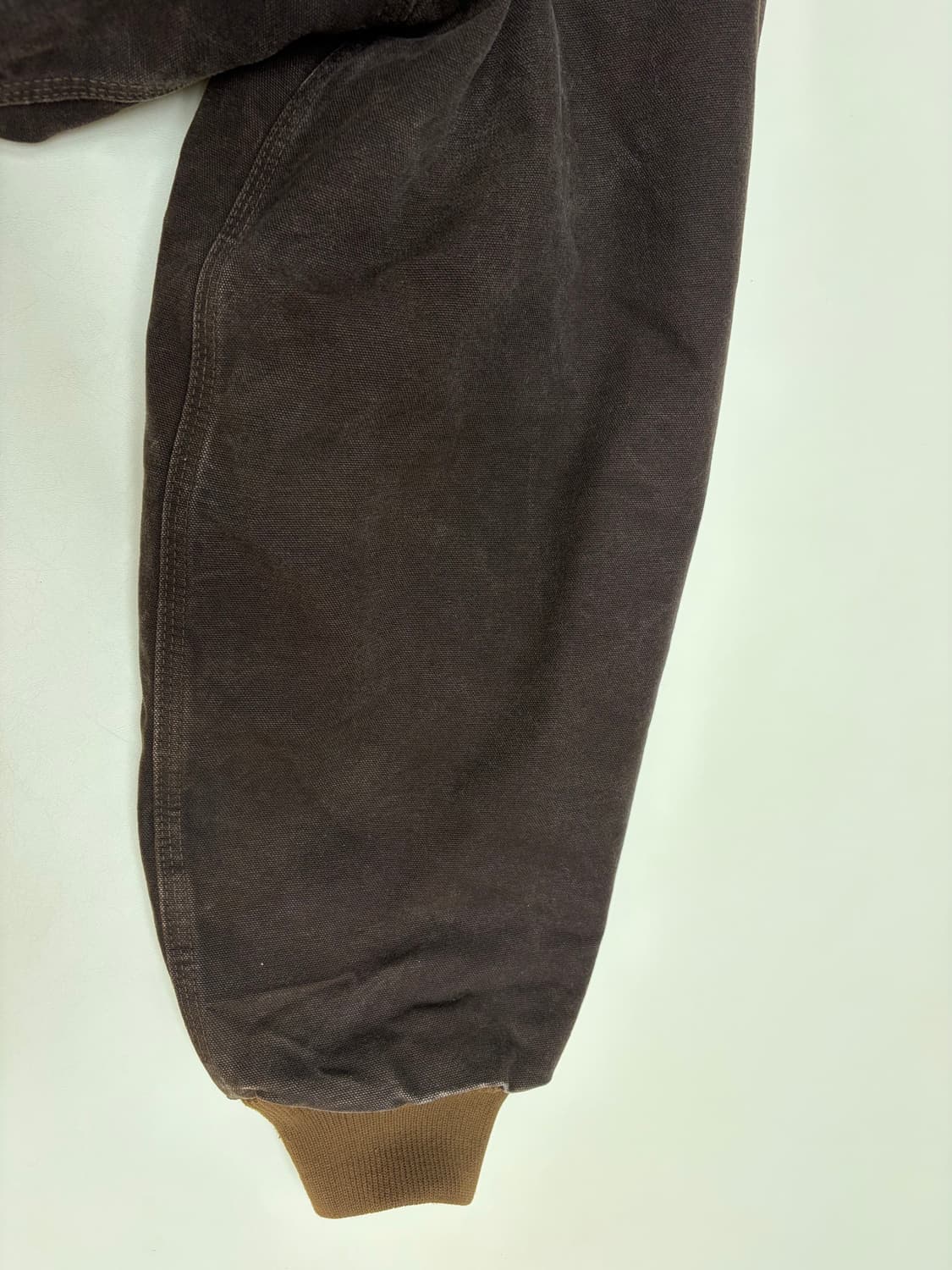 칼하트 j130 다크브라운 팝니다 상품이미지5