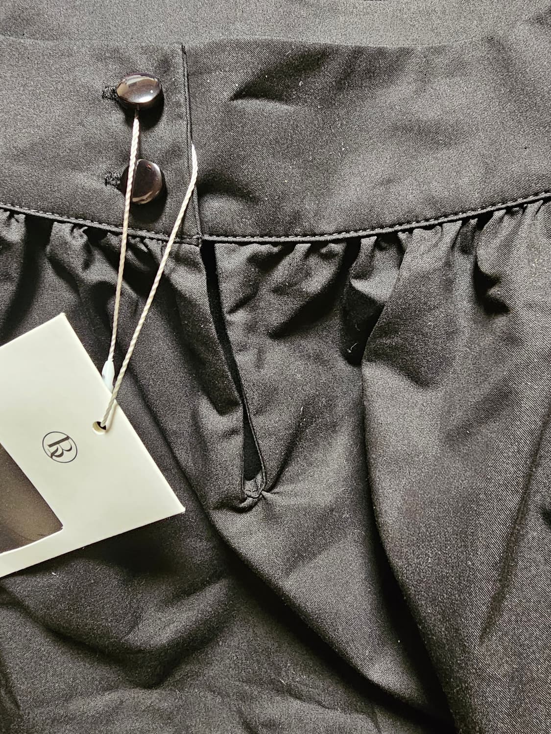 새상품) BRONN 브론 오프숄더 긴팔 블라우스 블랙 상품이미지5