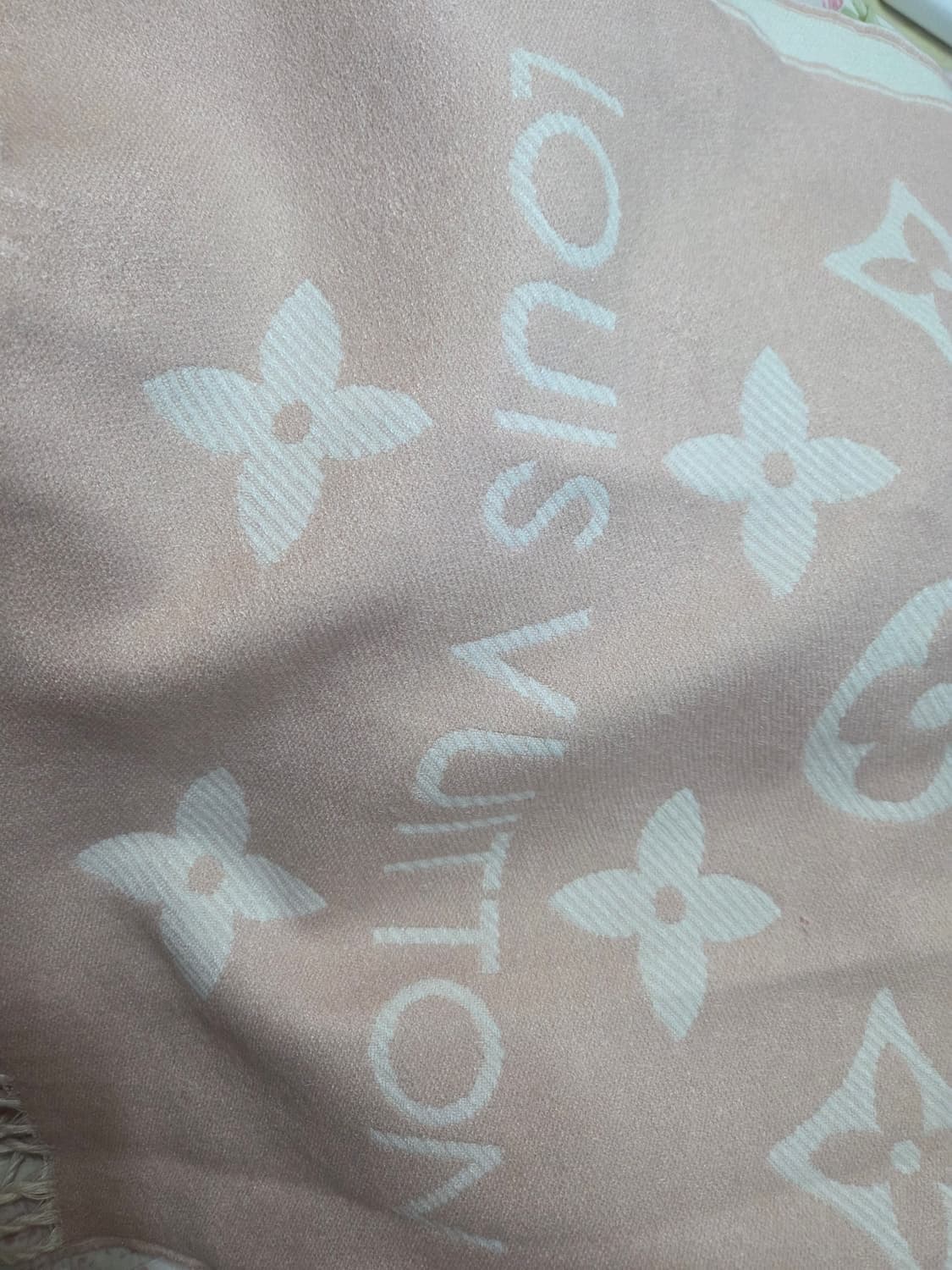 루이비통 머플러(양면 착용 가능)🌸 상품이미지3