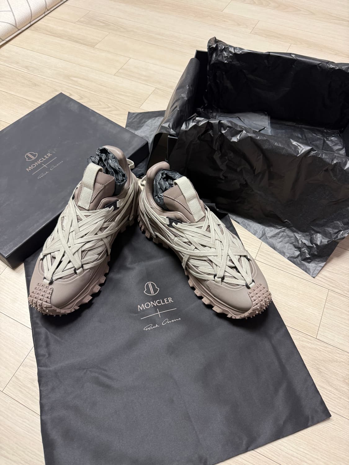 [New] 몽클레어x 릭오웬스 트레일그립 41size  상품이미지3