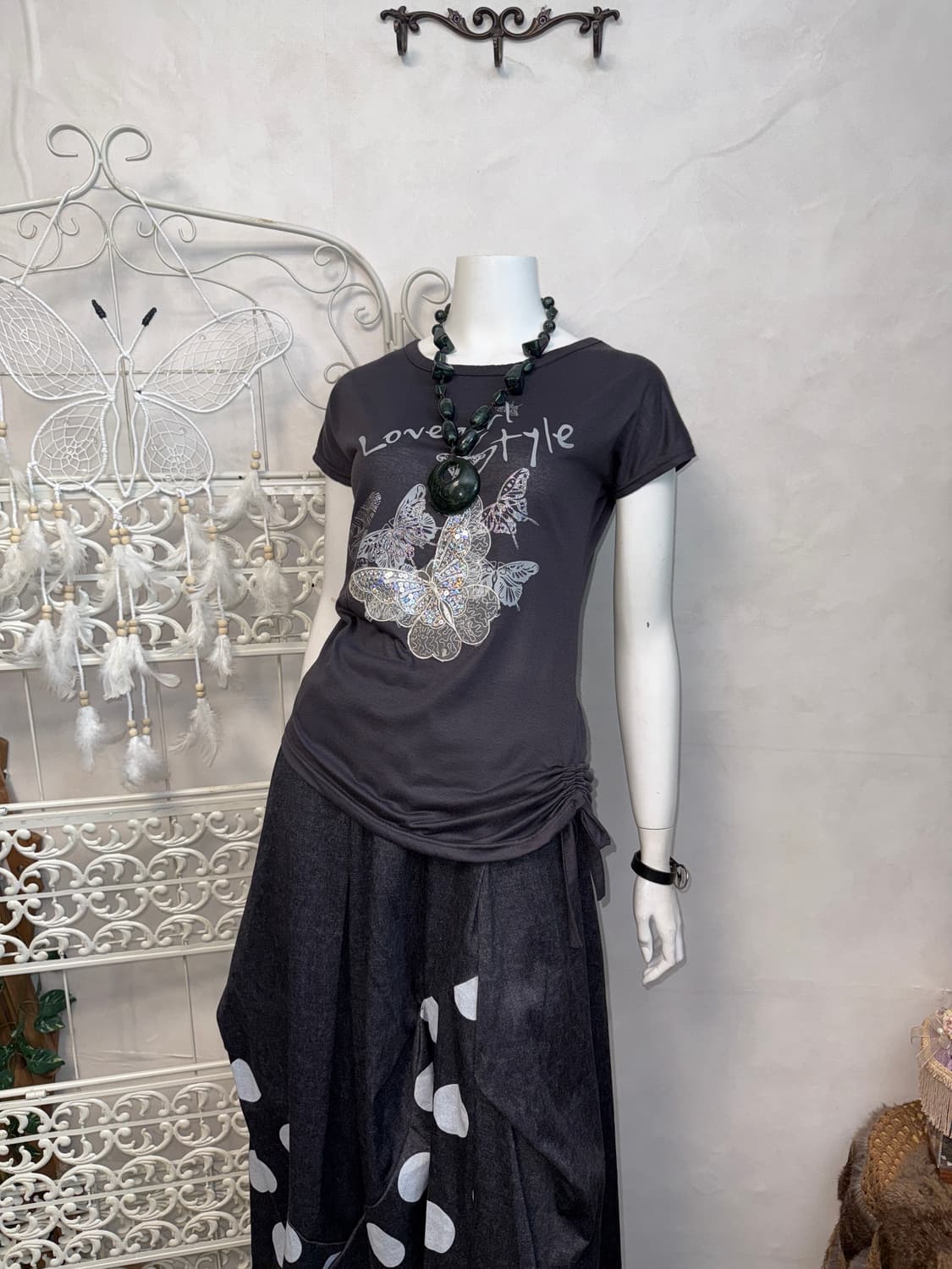Charcoal spangled butterfly shirring 반팔티 상품이미지1