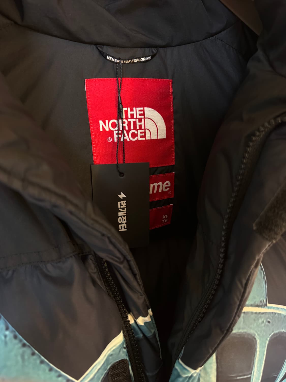 [XL]슈프림 X 노스페이스 자유의 여신상 발토로 패딩자켓 블랙-19FW 상품이미지5