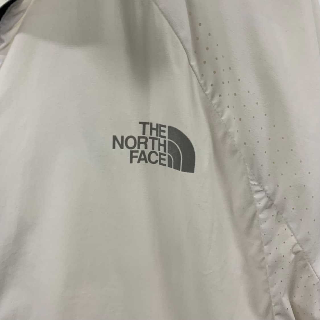 노스페이스 화이트 윈드 경량 바람막이 상품이미지4