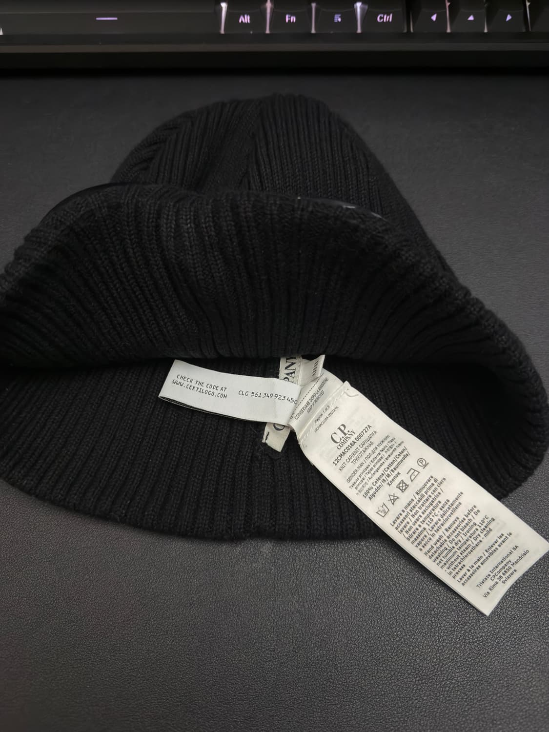 CP컴퍼니 고글 비니 판매합니다 상품이미지3