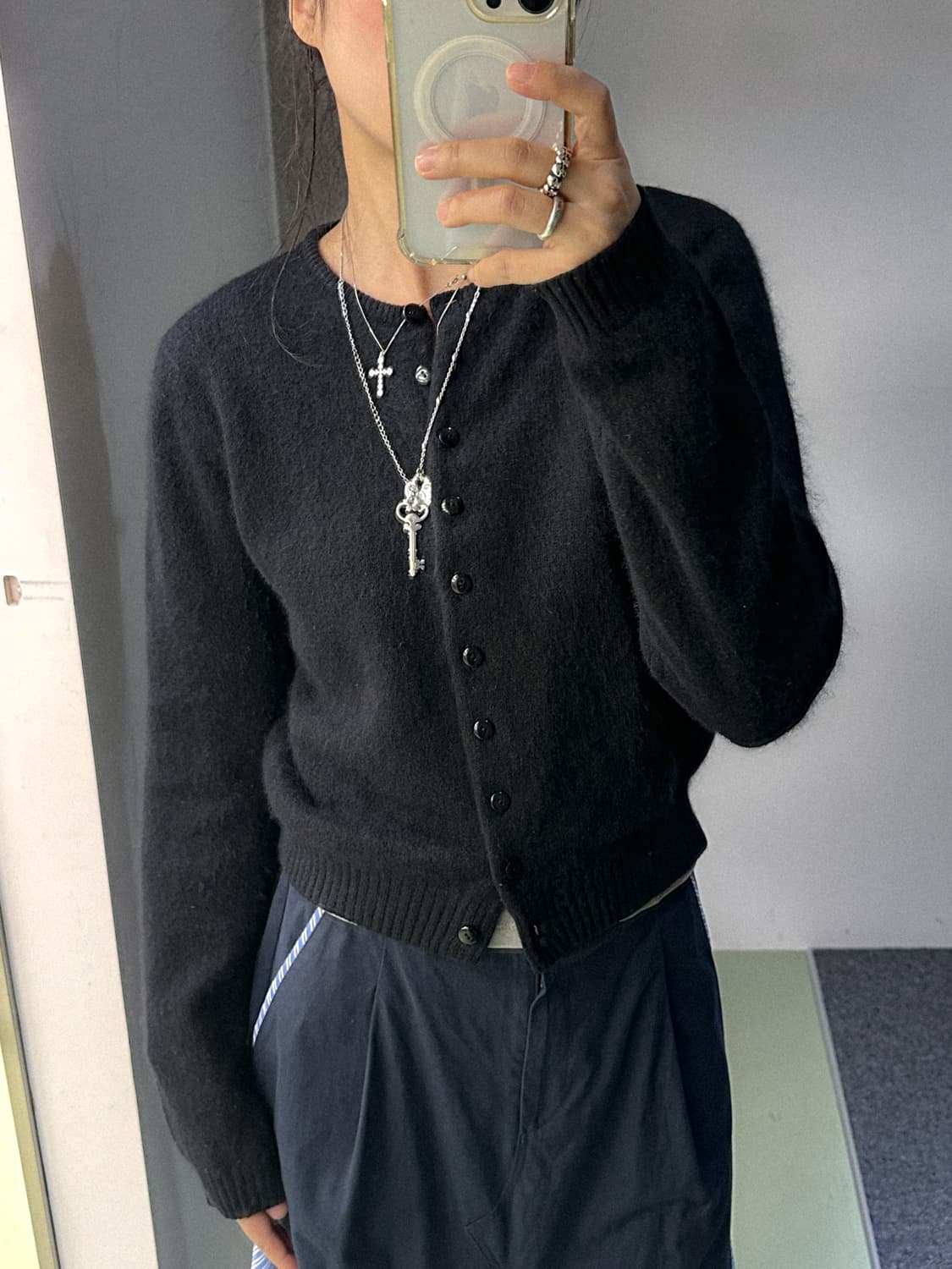 black angora buttons cardigan 상품이미지1