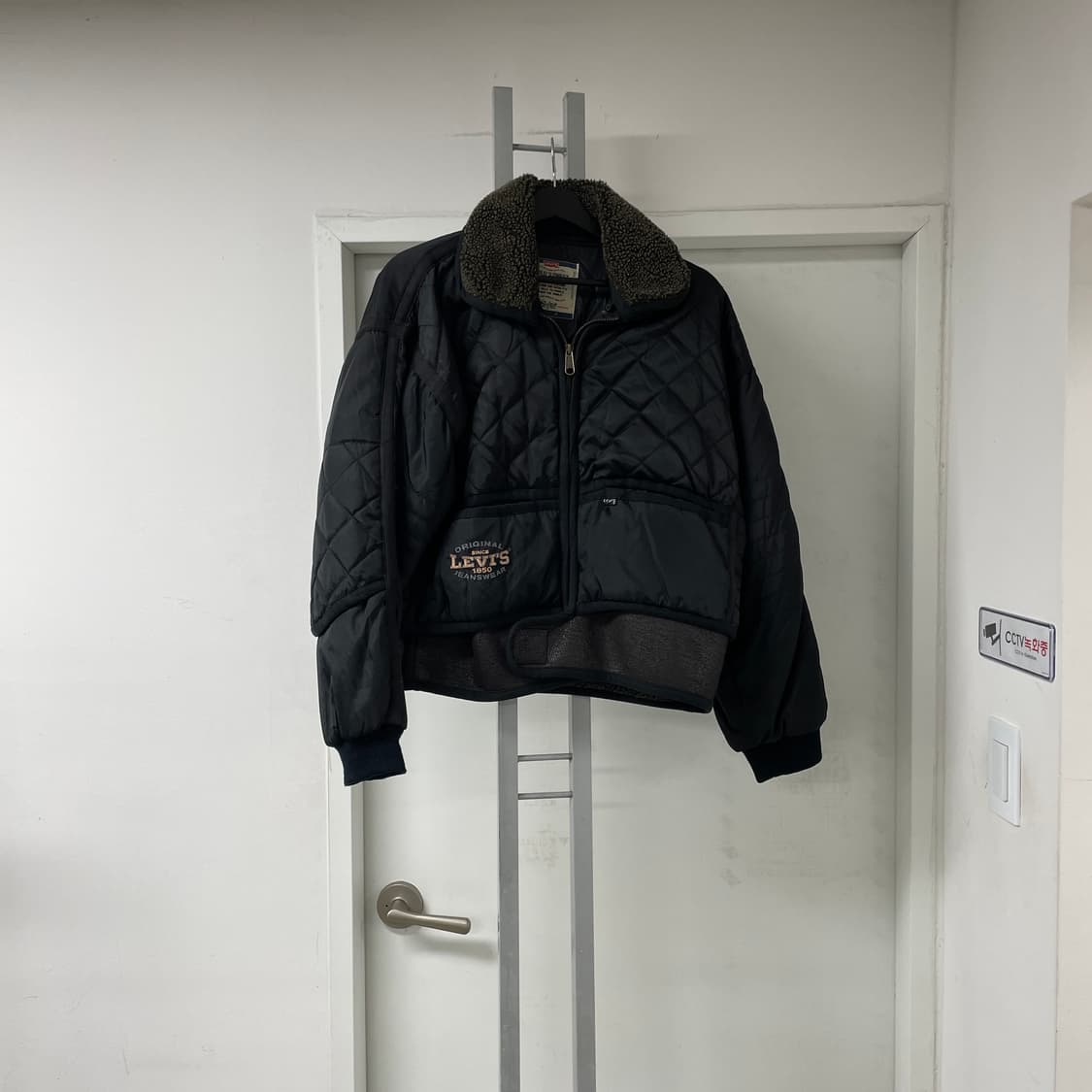 리바이스 90s 퀄팅 자켓 블랙 - 상품이미지1