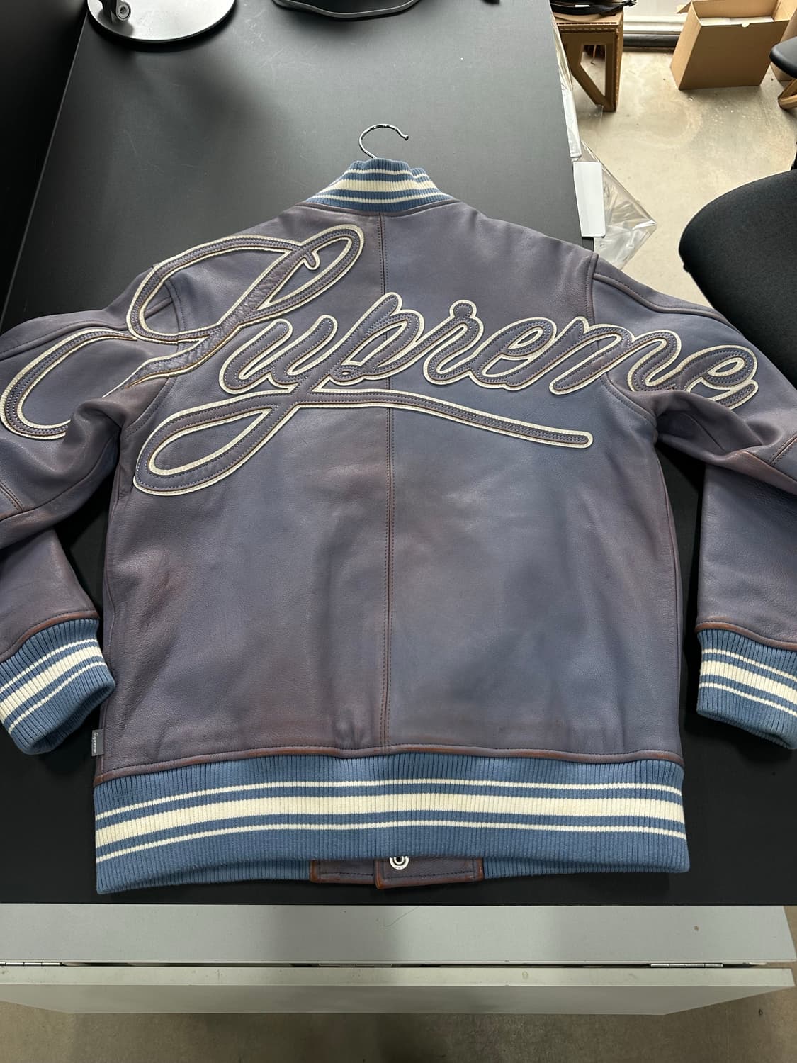 슈프림 19SS 원 레더 바시티자켓 블루 상품이미지7